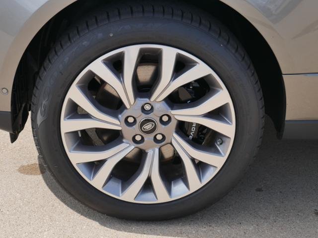 Suv in Minneapolis, Minnesota, United States 3 - 10686008