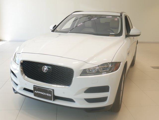Suv in Minneapolis, Minnesota, United States 1 - 10988286