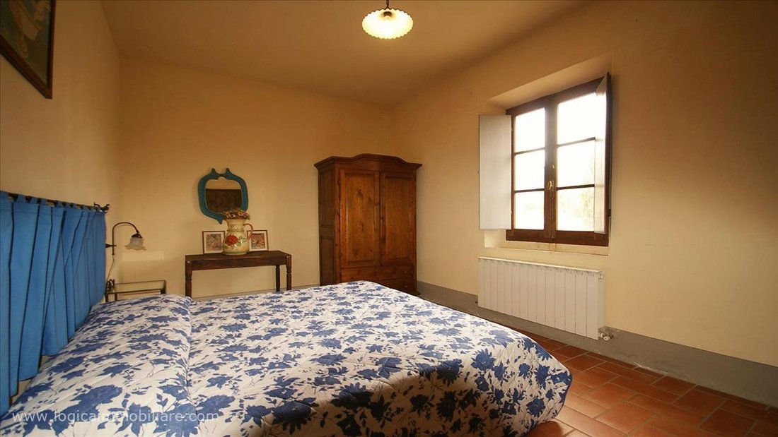 Country House in Italy 1 - 10836037