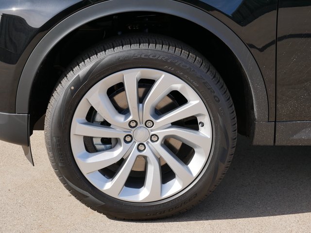 Suv in Minneapolis, Minnesota, United States 3 - 10898891