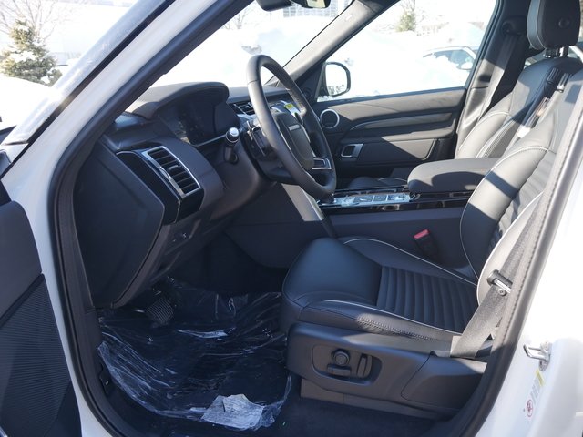 Suv in Minneapolis, Minnesota, United States 5 - 10838655