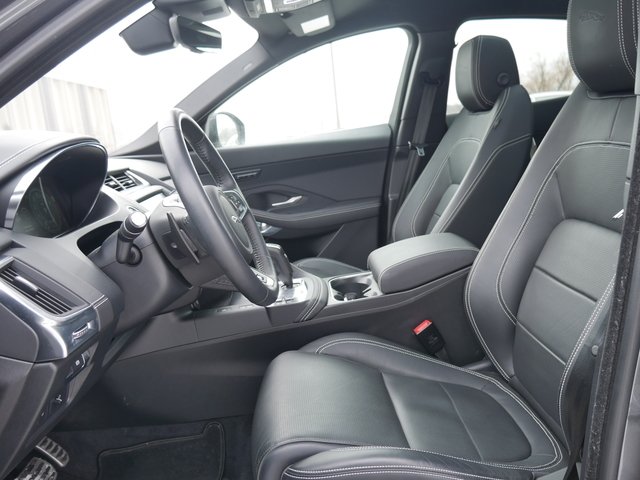 Suv in Minneapolis, Minnesota, United States 5 - 10771732