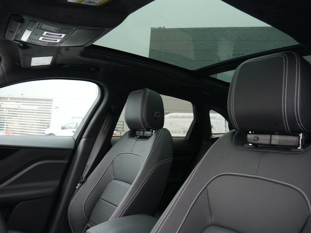 Suv in Minneapolis, Minnesota, United States 4 - 10778651