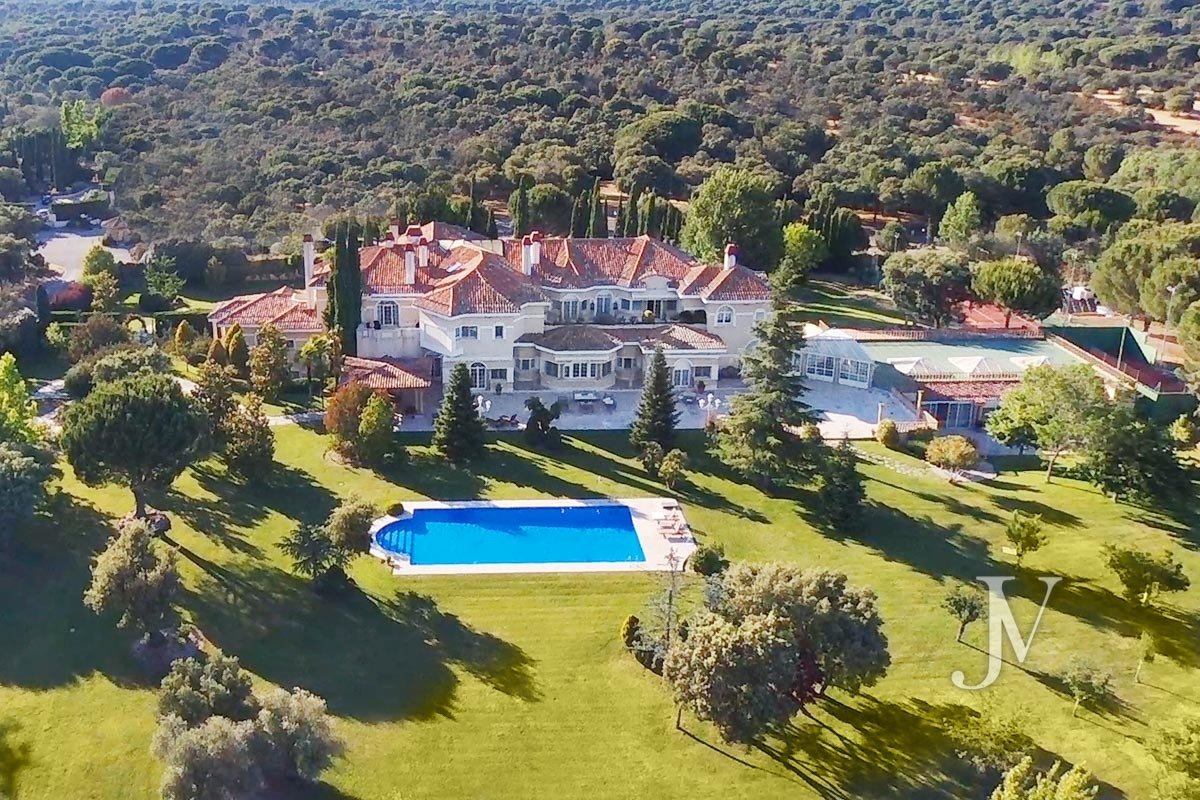 Escorzoneras, Las Encinas 3.870m2 Of Housing, On 15.000m2 Of In Madrid, Spain For Sale (10620406)