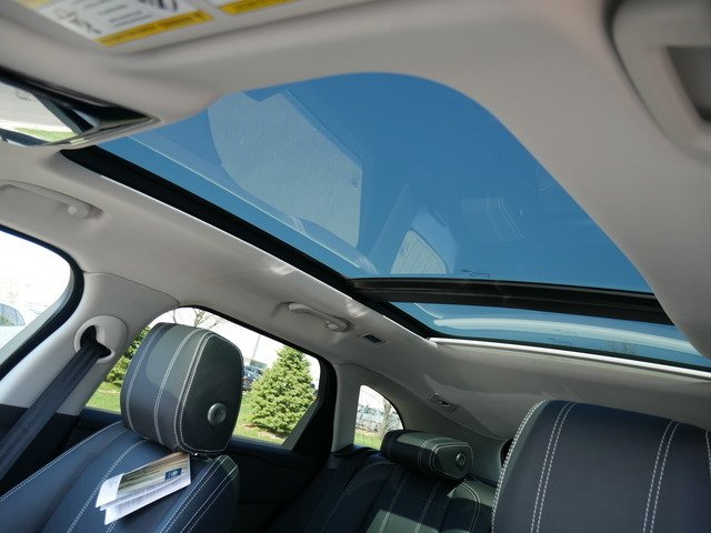 Suv in Minneapolis, Minnesota, United States 4 - 10898919