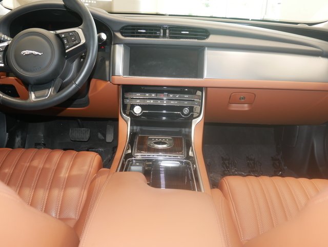Sedan in Minneapolis, Minnesota, United States 4 - 10685938