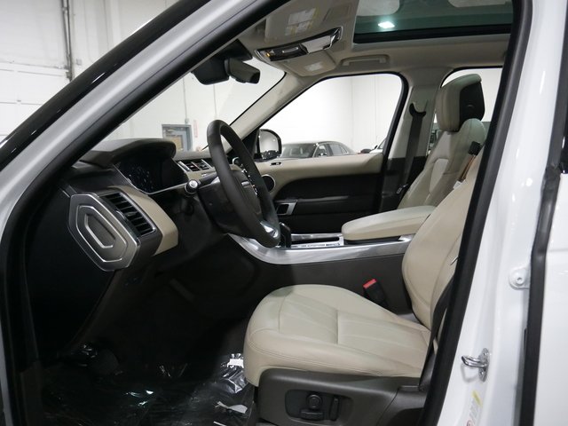 Suv in Minneapolis, Minnesota, United States 5 - 10685961