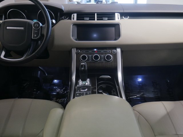 Suv in Minneapolis, Minnesota, United States 4 - 10816020