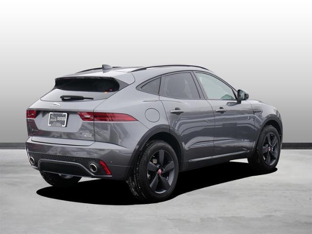 Suv in Minneapolis, Minnesota, United States 2 - 10787650