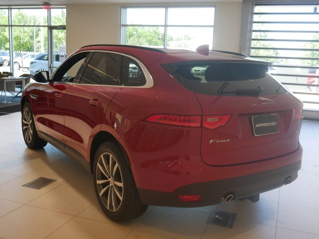 Suv in Minneapolis, Minnesota, United States 2 - 10983036