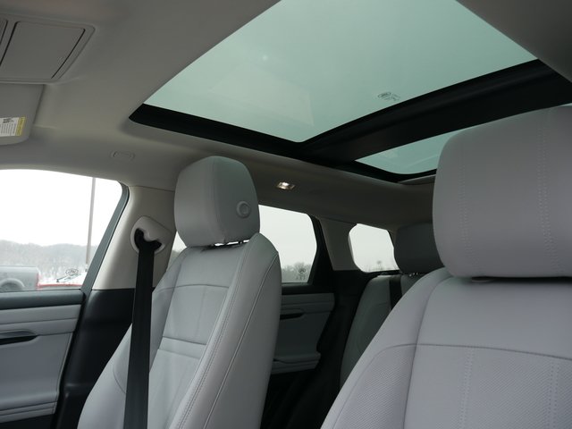 Suv in Minneapolis, Minnesota, United States 4 - 10763884