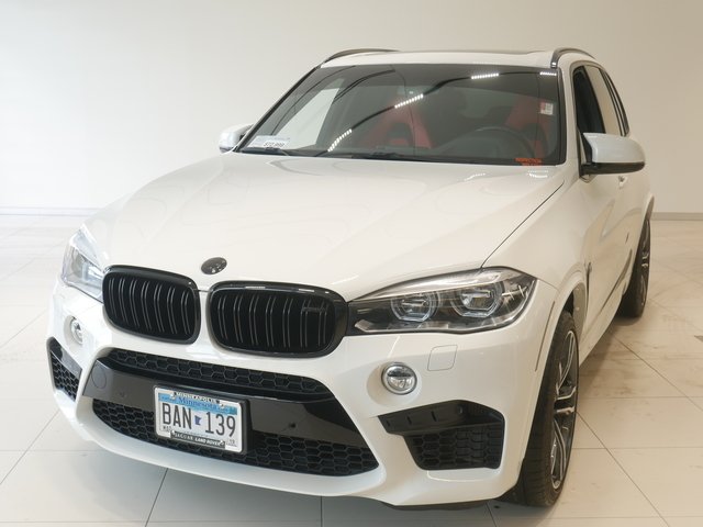 Suv in Minneapolis, Minnesota, United States 1 - 10686178