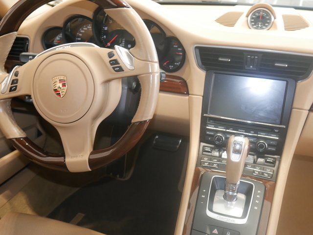 Cabriolet in Minneapolis, Minnesota, United States 4 - 11032884