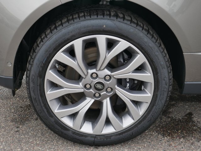 Suv in Minneapolis, Minnesota, United States 3 - 10686005