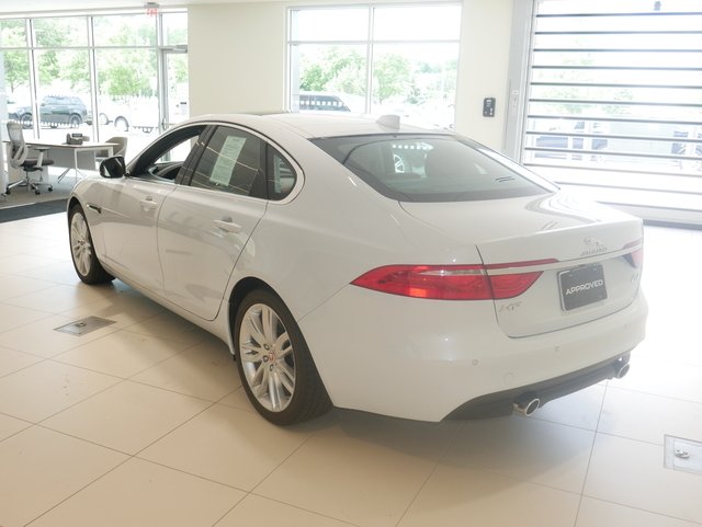 Sedan in Minneapolis, Minnesota, United States 2 - 10685938