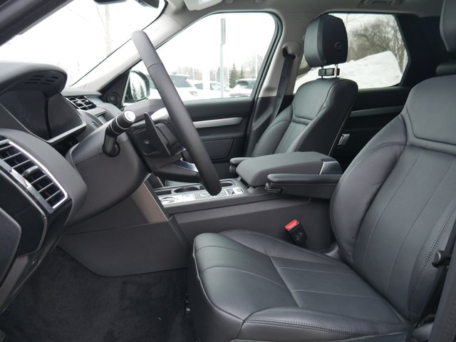 Suv in Minneapolis, Minnesota, United States 5 - 10739414