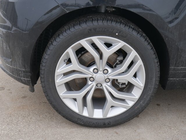 Suv in Minneapolis, Minnesota, United States 3 - 10824681