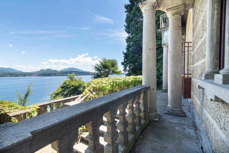 Castle For Sale In Stresa On The Lake Maggiore Shores In Stresa Piedmont Italy For Sale 10740307