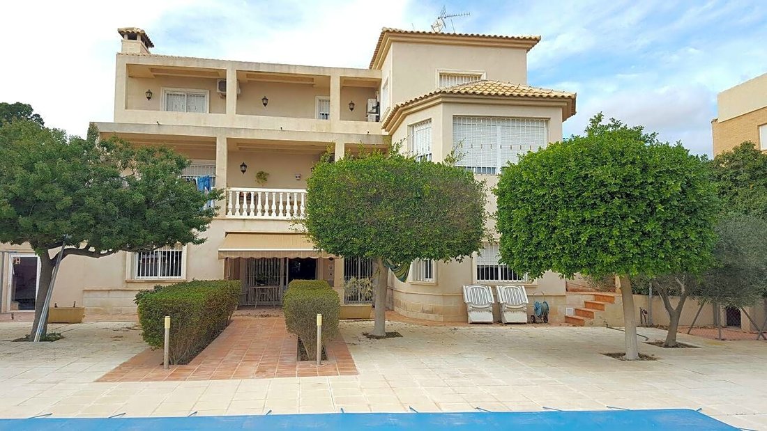 Villa in Mutxamel, Valencian Community, Spain 2 - 10927055
