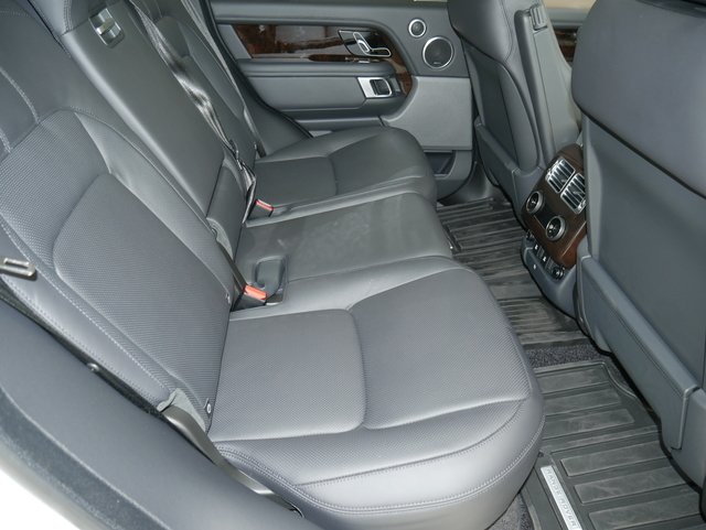 Suv in Minneapolis, Minnesota, United States 5 - 11046698