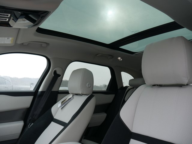 Suv in Minneapolis, Minnesota, United States 4 - 10824681