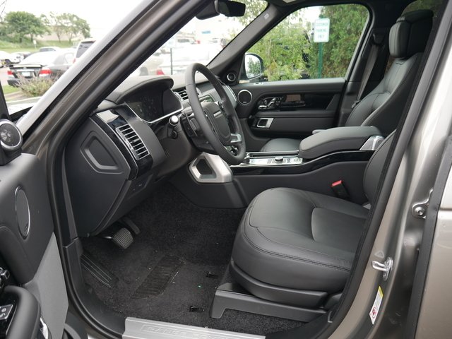 Suv in Minneapolis, Minnesota, United States 4 - 10686005