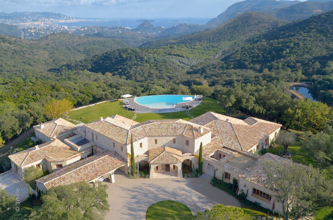 House in Les Adrets-de-l'Estérel, Provence-Alpes-Côte d'Azur, France 1 - 10309393