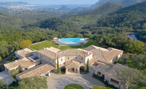 House in Les Adrets-de-l'Estérel, Provence-Alpes-Côte d'Azur, France 1