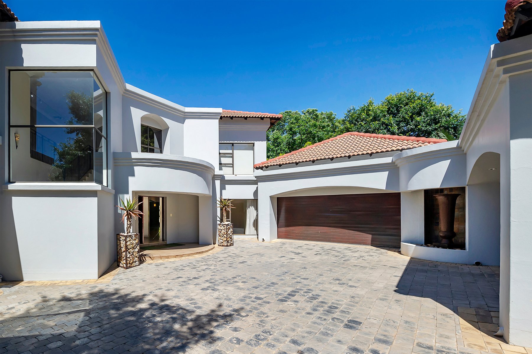 Bedfordview In Johannesburg, South Africa For Sale (10469461)