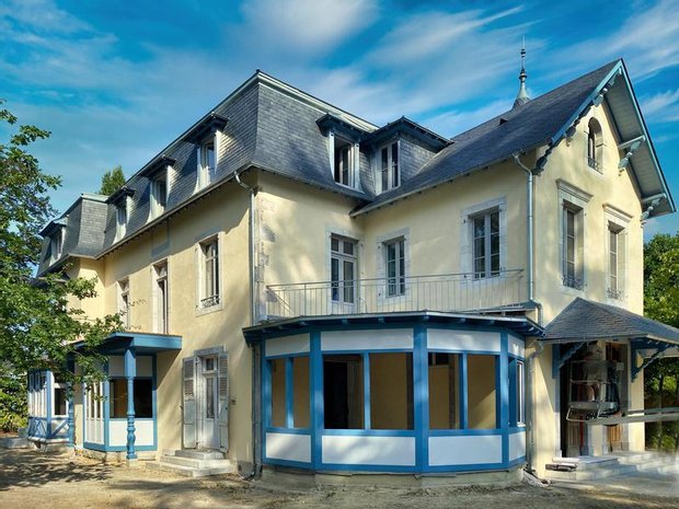 Prestigious Apartment In An English Villa From The 19th Century A Pau France A Vendre 11055615
