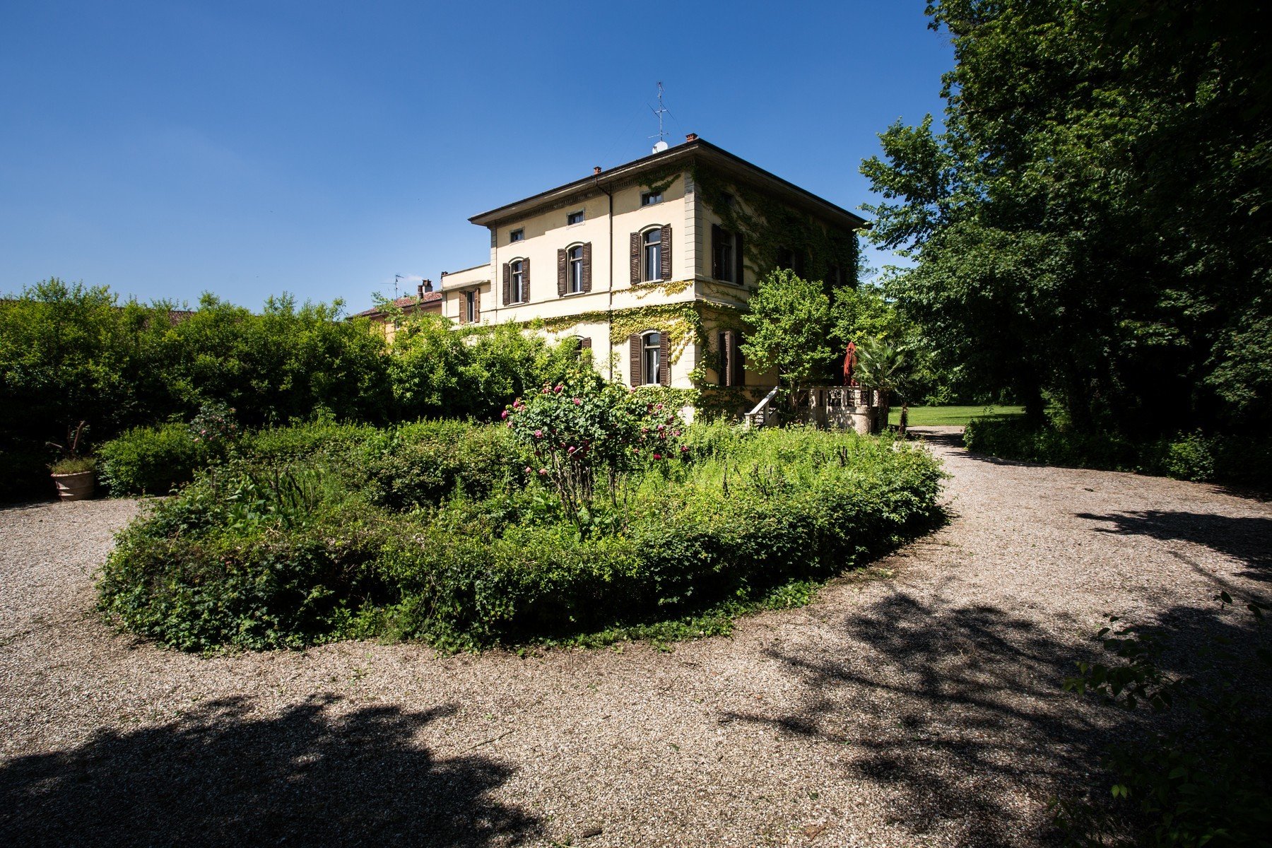 Historic Villa With Large Park In The In Acquanegra Cremonese, Lombardy