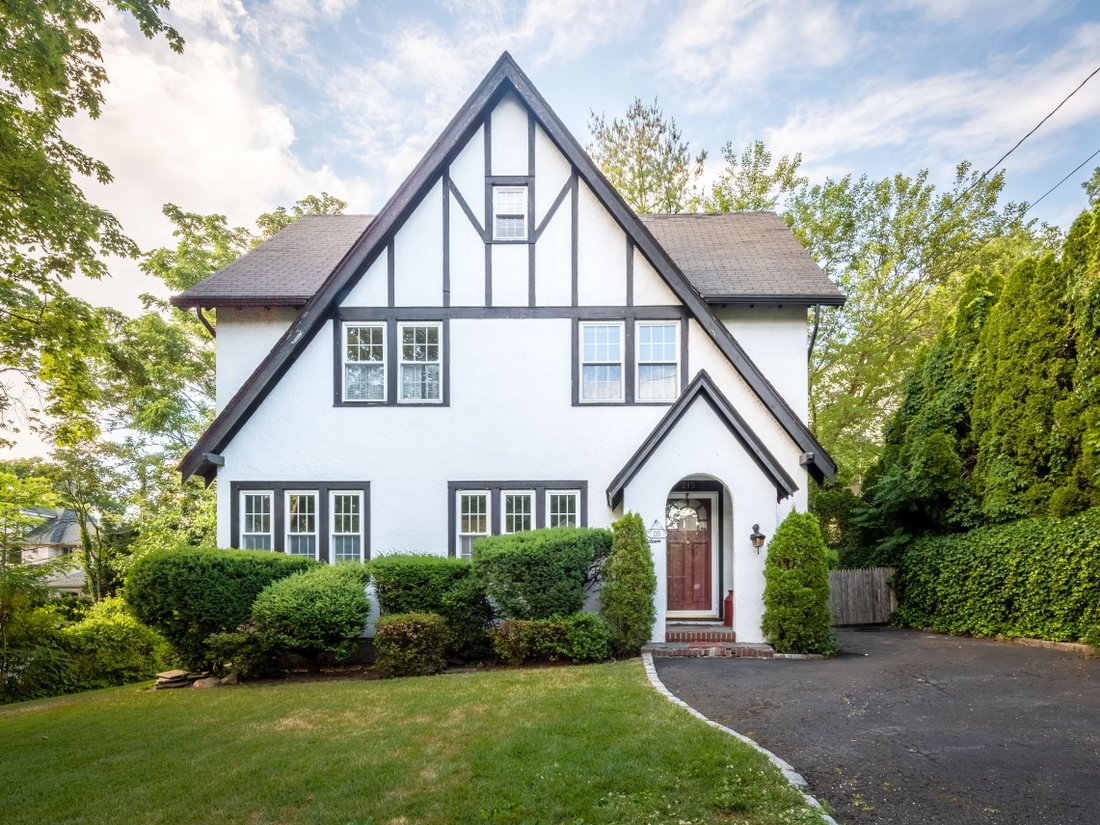 215 Manhasset Avenue, Manhasset, Ny, In Manhasset, New York, United