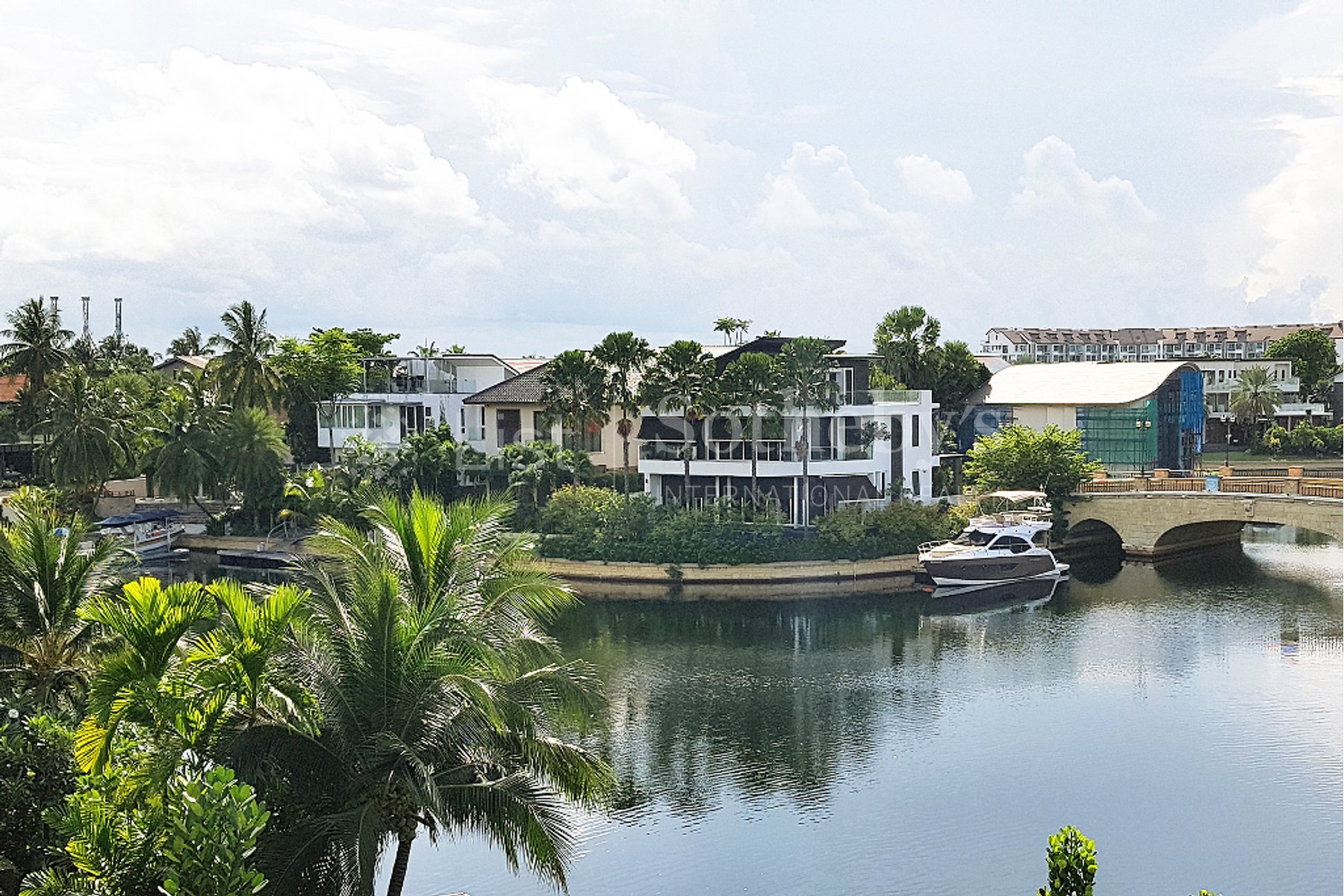 Waterfront Bungalow At Ocean Drive Sentosa Cove in Singapore, Singapore for sale (10452428)