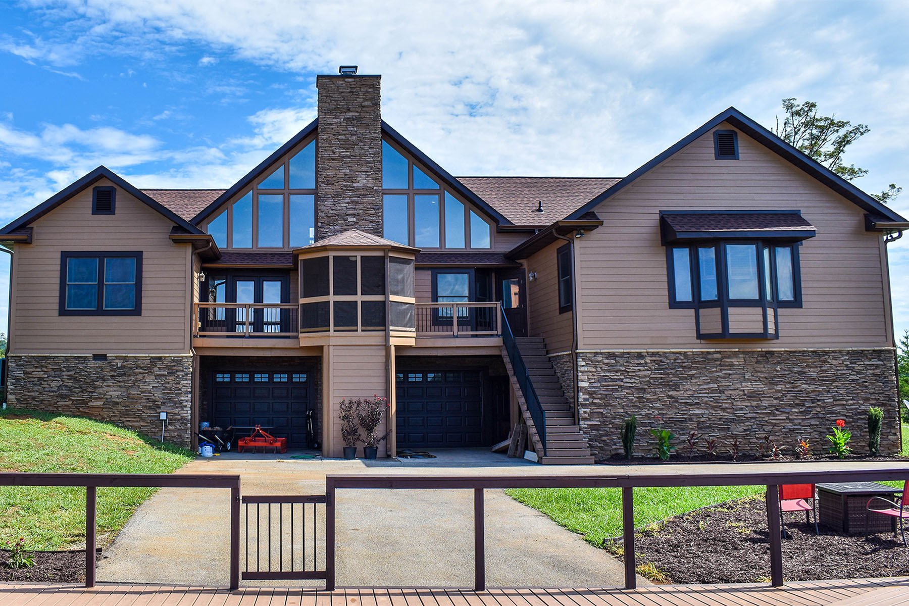 Spectacular Updated Waterfront Estate in Madisonville, TN, United