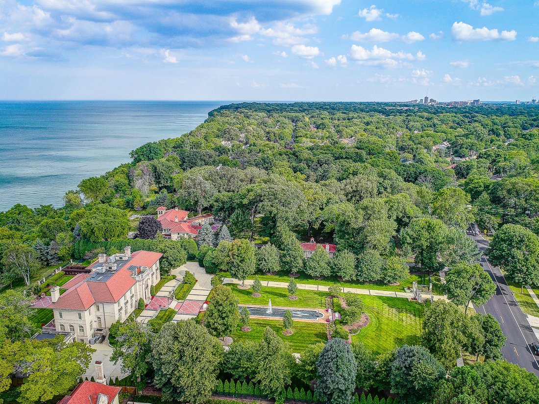 Iconic Lakefront Estate In Fox Point, Wisconsin, United States For Sale