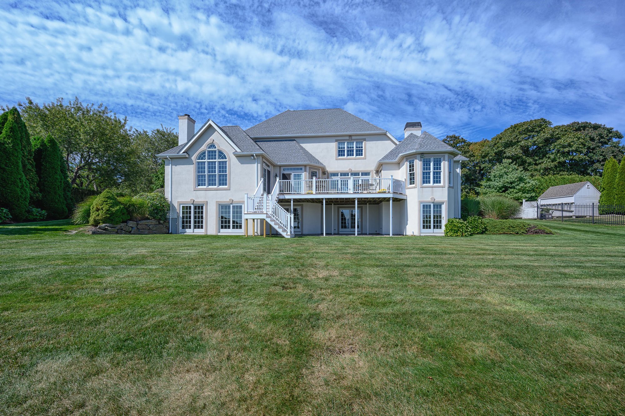 4 Bedrooms Single Family Detached in Portsmouth, RI, United States for