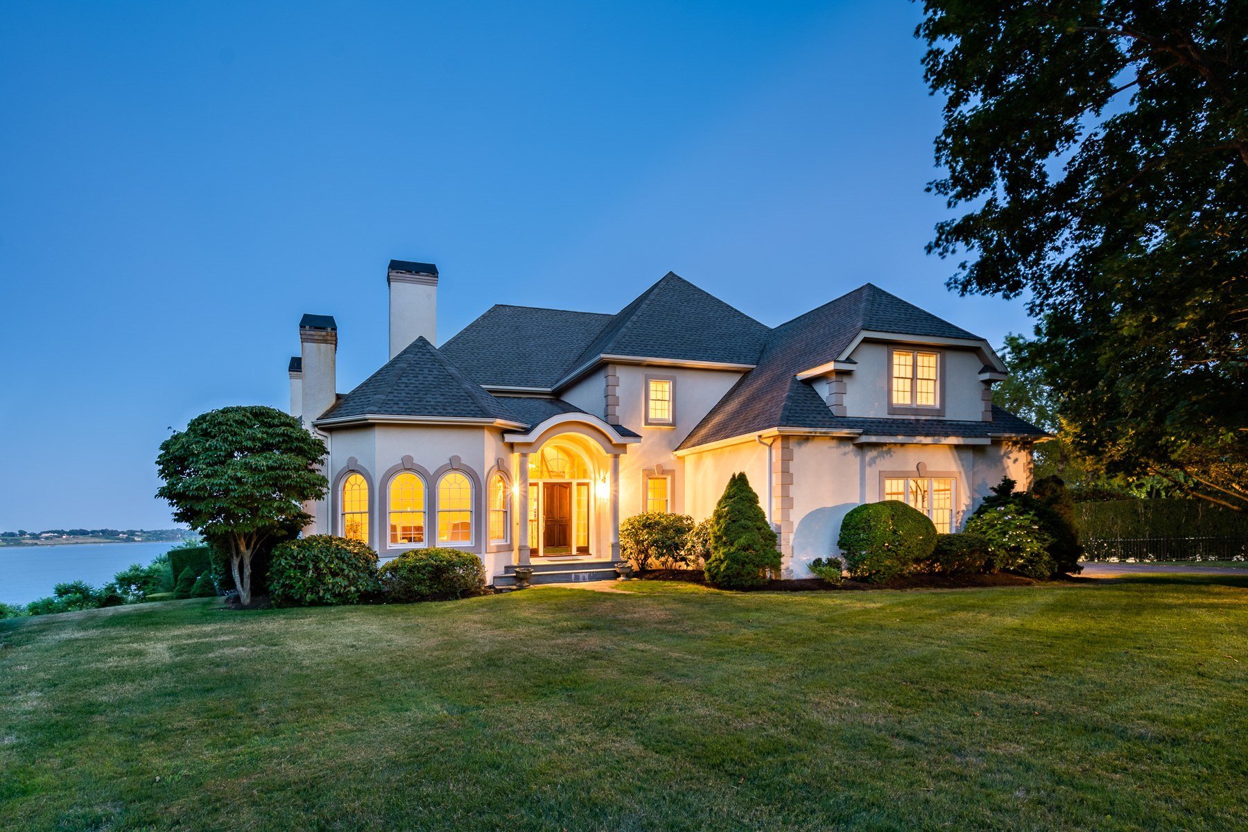 4 Bedrooms Single Family Detached in Portsmouth, RI, United States for