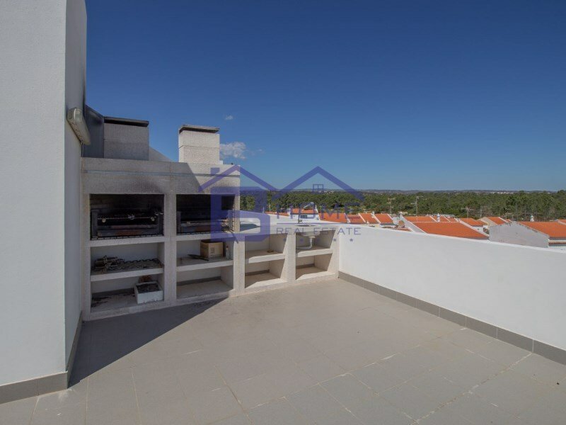Housing Building With 6 Apartments And 6 In Monte Gordo, Algarve, Portugal For Sale (11072038)