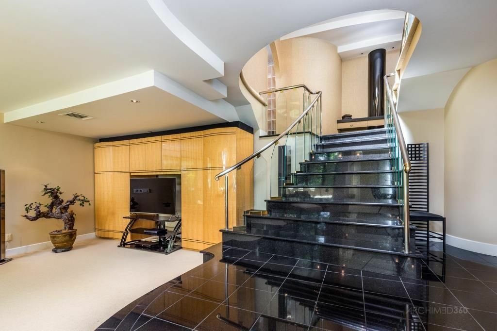 Waterfront in Chomedey (Laval), Canada for sale (11066601)