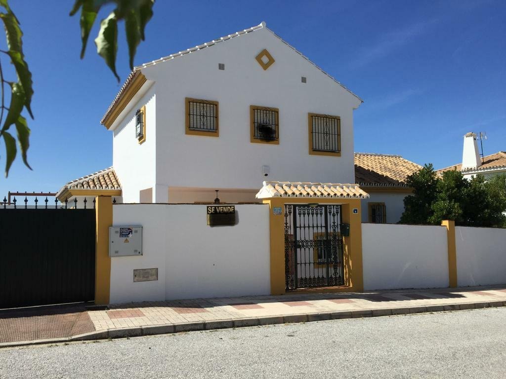 Calahonda Villa In Calahonda, Andalusia, Spain For Sale (11080743)