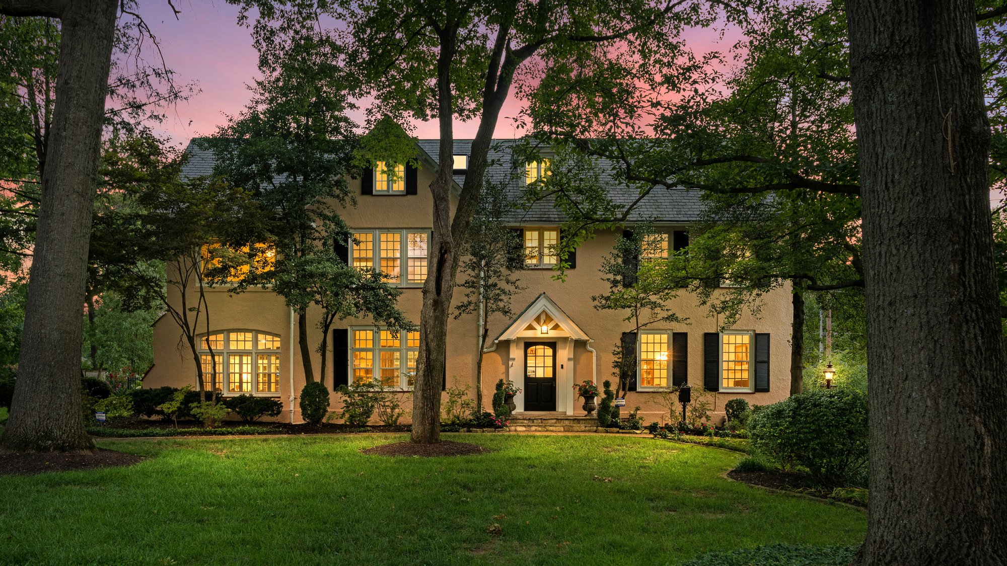 Gracious Historic Kirkwood Home in Kirkwood, MO, United States for sale