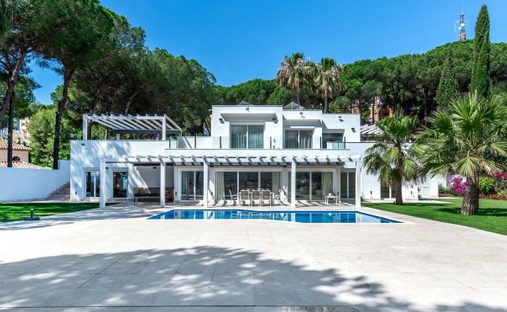 Villa in Nueva Andalucia, Marbella, Spain 1