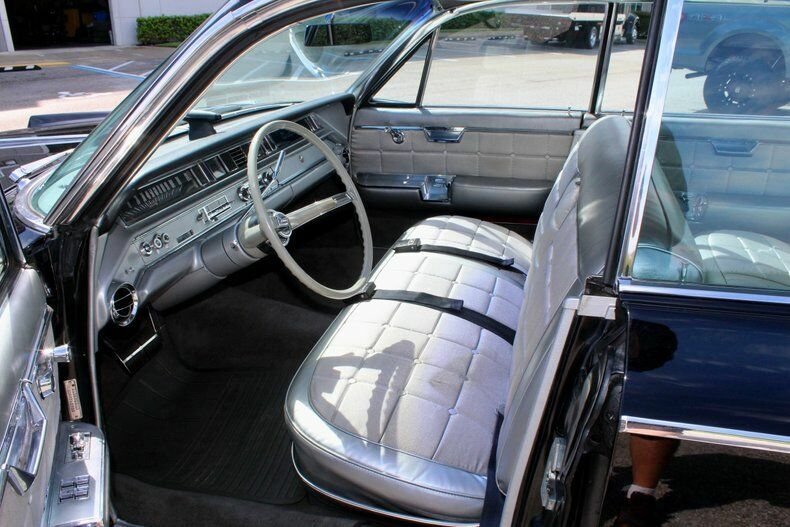 Cabriolet in Sarasota, Florida, United States 3 - 11090883