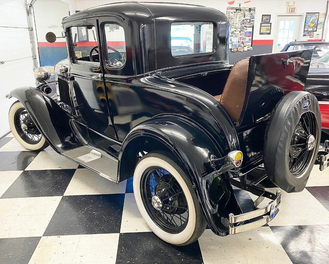 Coupe in Malone, New York, United States 4 - 11090865