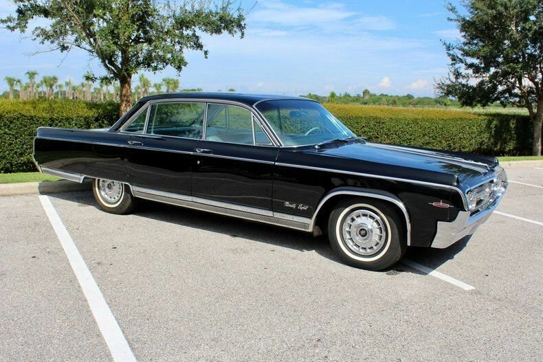 Cabriolet in Sarasota, Florida, United States 1 - 11090883