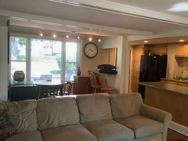 House in Woburn, Massachusetts, United States 4 - 10979104