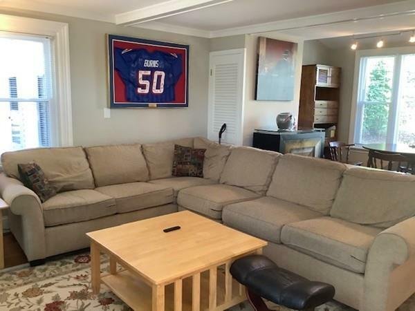 House in Woburn, Massachusetts, United States 2 - 10979104