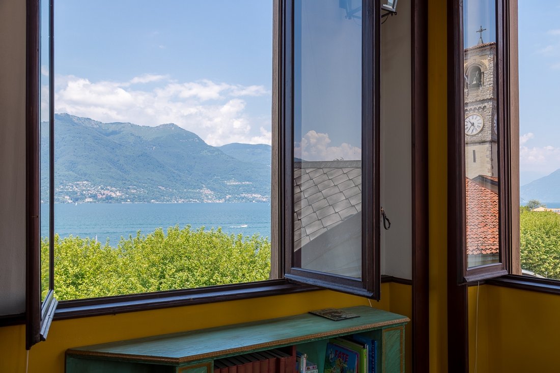 House in Porto Valtravaglia, Lombardy, Italy 1 - 11033115
