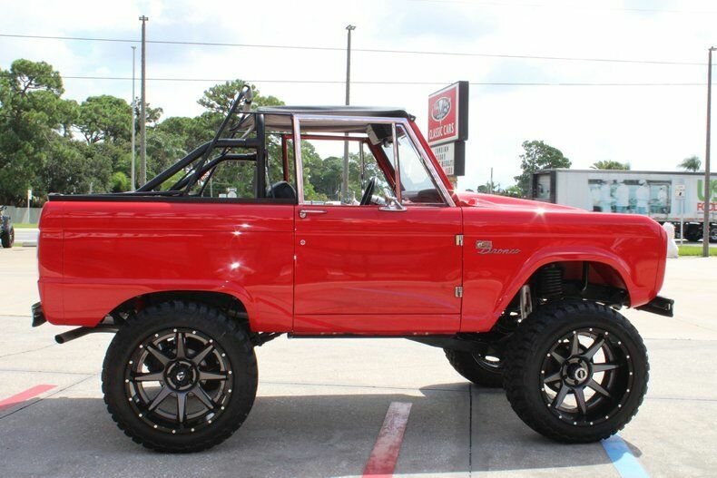 Suv in Sarasota, Florida, United States 2 - 11098731