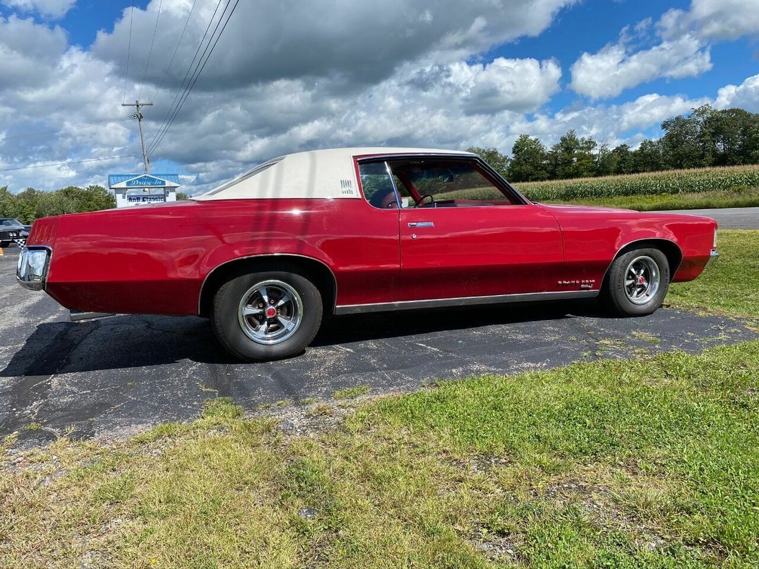 Coupe in Malone, New York, United States 4 - 11090866